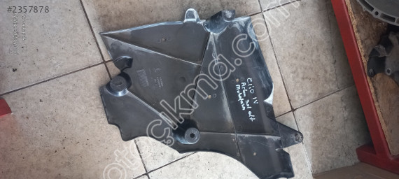 Renault Clio IV arka sol alt muhafaza 748A39125R