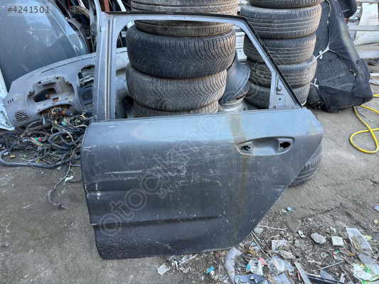 Citroen c4 Picasso sol arka kapı çıkma