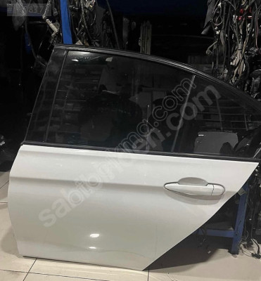 BMW F30 Hatasız Beyaz Sol Arka Kapı