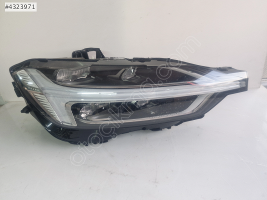 VOLVO XC60 SAĞ ÖN FAR 2021-2023