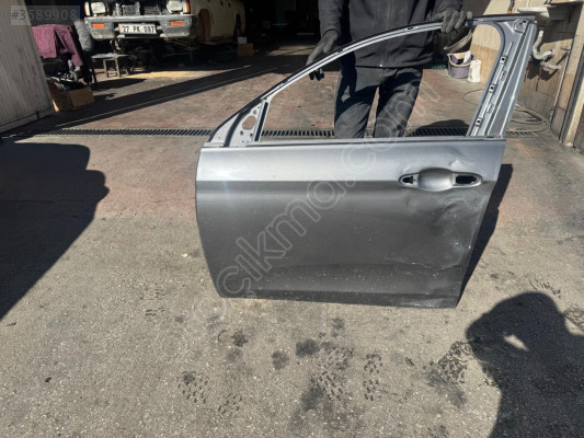 FİAT EGEA FÜME RENK SOL ÖN KAPI ORJINAL LOKALLIK