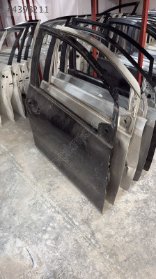 TOYOTA YARİS ÇIKMA ORJİNAL SAĞ ÖN KAPI BD1