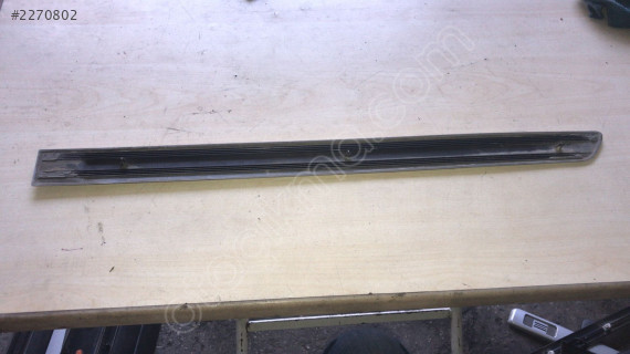 2001-2003 Volvo s40 sağ arka kapı bandı