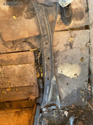 RENAULT KANGOO  ÖN CAM İZGARASI GÜÇMANLAR