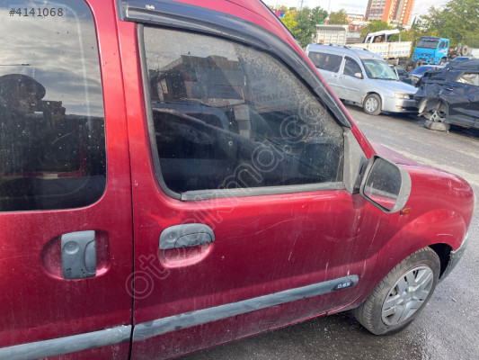 Renault Kango sağ ön kapı