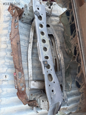 Ford Focus ön tampon demiri