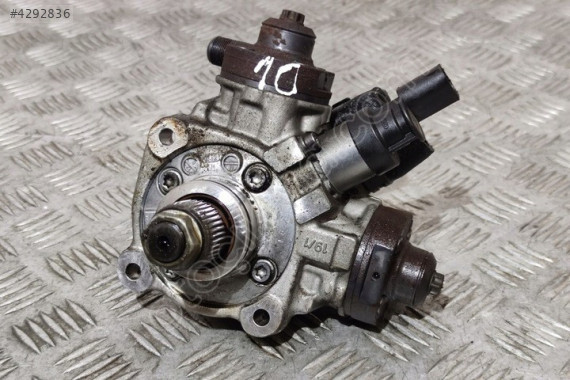 PORSCHE PANAMERA CAYENNE 3.0 DİZEL YAKIT POMPASI 059130755