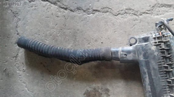 Kango 1.5 hava filtre borusu yedek parça
