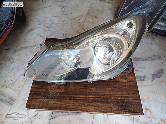 Opel Corsa D çıkma orijinal sol far