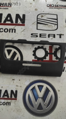 5K0858071M Golf 6 Klima Kontrol Paneli Çerçevesi