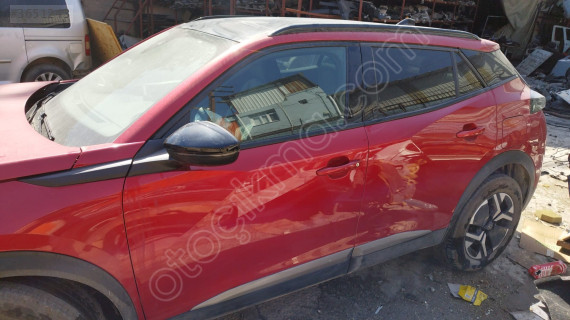 Peugeot 2008 sol ön kapı 2024