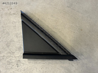 OPEL CROSSLAND SAĞ AYNA ÜÇGENİ 13482335