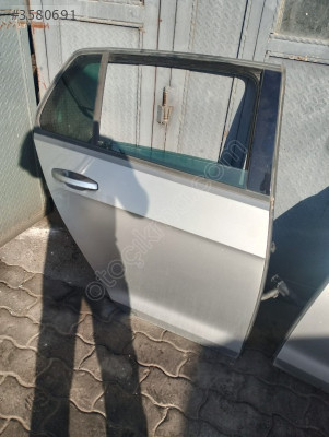 VOLKSWAGEN GOLF 7.5 SAĞ ARKA KAPI HATASIZ BOYASIZ ORJİNAL ÇIKMA