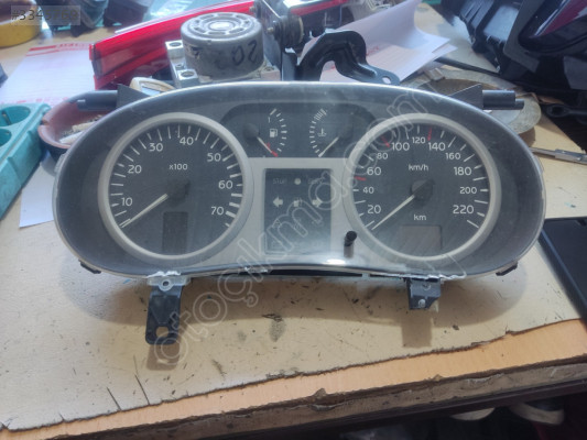Renault Megane 1 kilometre saati