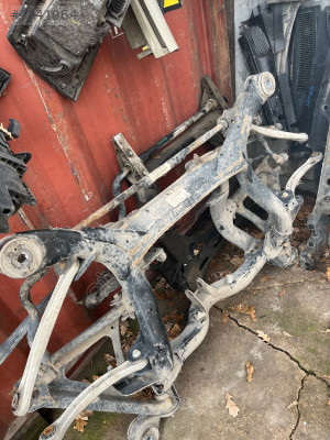 VOLKSWAGEN TOUAREG ÖN ARKA TRAVERS