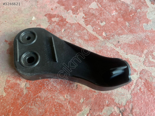 AUDİ A3 ARKA TAMPON BRAKETİ SAĞ 8V5807330A