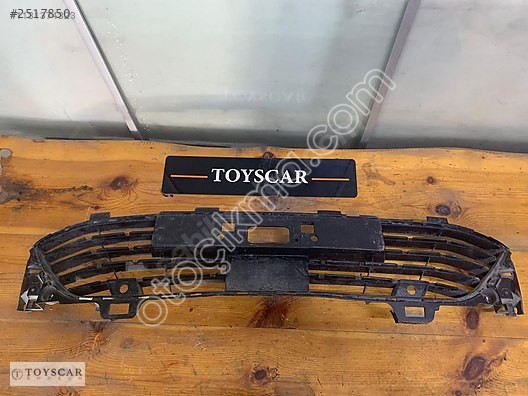 Renault Clio 5 Ön Tampon Orta Izgara Çıkma Orjinal 622541469