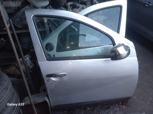 DACİA SANDERO SAĞ ÖN KAPI 05366077016