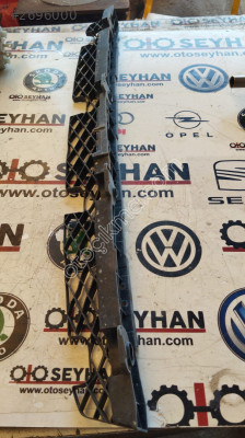 3AF807863 Passat b7 arka tampon Orta braketi