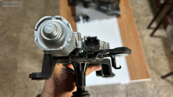 2020-2023 Pejo 3008 Arka Silgi Motoru Orjinal Çıkma