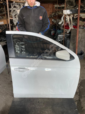 Peugeot 301 sağ ön kapı orjinal çıkma