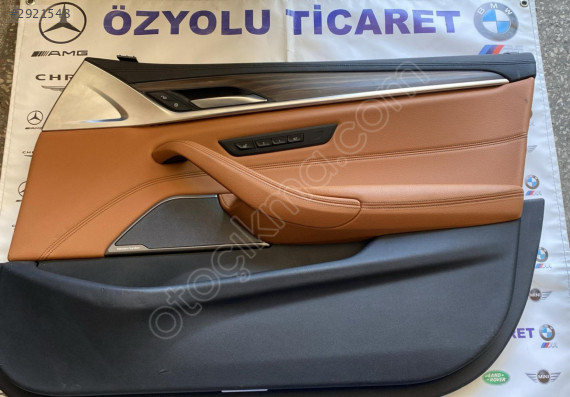 BMW G30 Sağ Ön Kapı Döşemesi