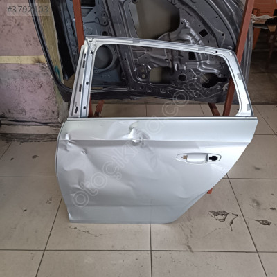 Skoda Scala sol arka kapı çıkma orjinal