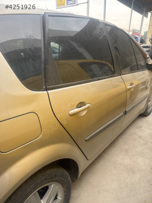 Renault Scenıc 2 çıkma sol arka kapı