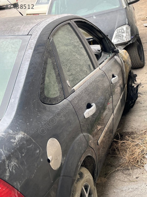 FORD FOCUS GHİA SAĞ ARKA KAPI