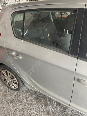 HYUNDAİ İ20 SAĞ ARKA KAPI