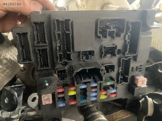 MITSUBISHI ASX SİGORTA KUTUSU ORJİNAL ÇIKMA