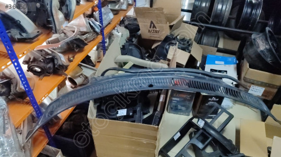 Chrysler Concorde ön cam ızgarası çıkma