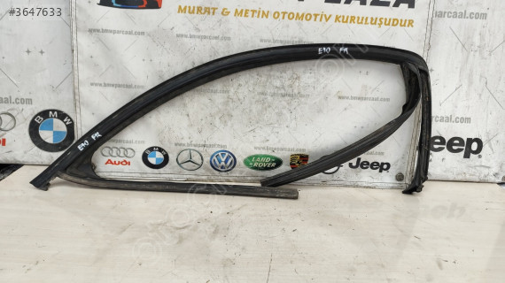 BMW E90 Sağ Ön Kapı Cam Fitili
