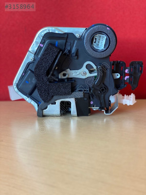 TOYOTA C-HR SOL ARKA KAPI KİLİDİ ORJİNAL 69060-F4020