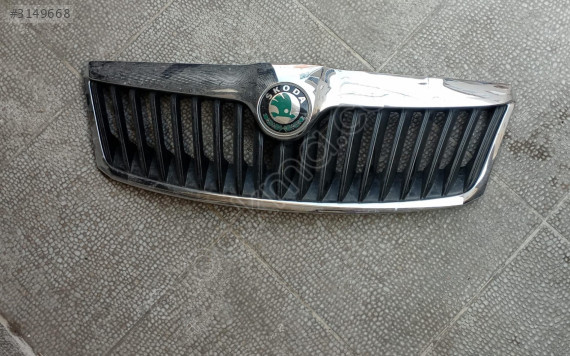 SKODA OCTAVİA ORJİNAL ÇIKMA ÖN PANJUR 2009 - 2013
