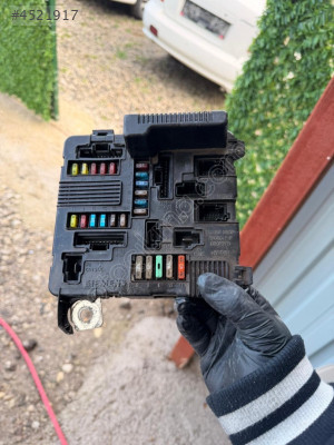 Renault Megane iki Sigorta Kutusu