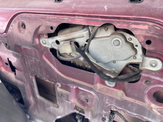 Renault Kangoo arka silecek motoru