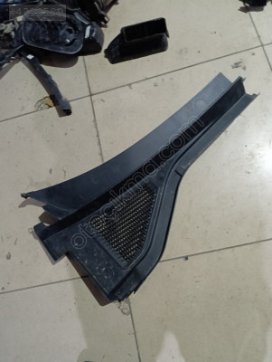 Volkswagen t-roc ön cam ızgarası orjinal çıkma parça