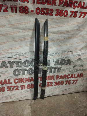 C4 PİCASSO ÖN CAM ÇITASI