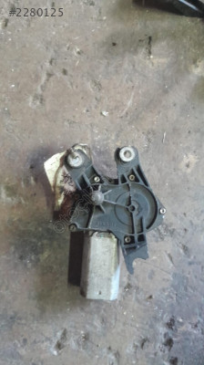 Laguna 2 arka silecek motoru çıkma
