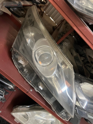 Toyota avensis T27 kasa çıkma ön sağ far