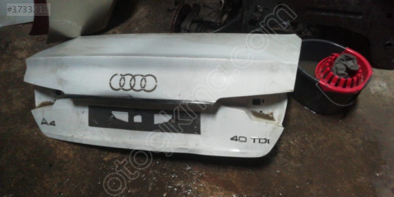 Audi A4 Modeli İçin Çıkma Bagaj Kapağı Satışı