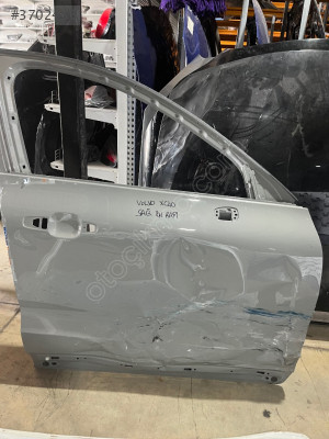 VOLVO XC40 SAĞ ÖN KAPI ORJİNAL ÇIKMA PARÇA