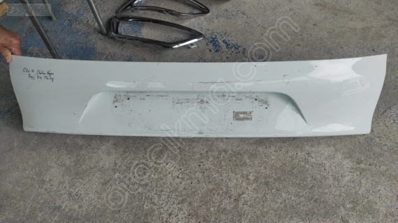 RENAULT CLİO 4 SW BAGAJ KAPAGI ORTA PLASTİK ÇIKMA