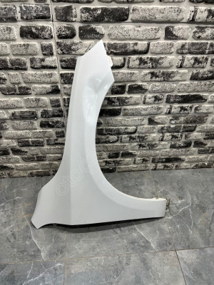 Volvo s60 sağ ön çamurluk sedef beyaz s 60 orjinal çıkma parça