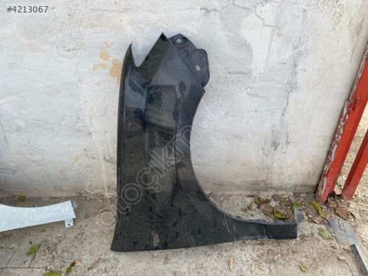 Dacia Sandero sağ ön çamurluk çıkma orjinal