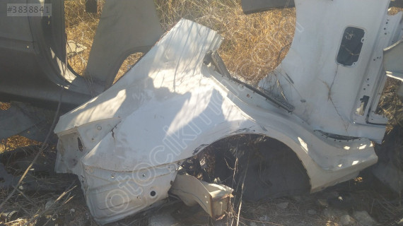 Toyata corolla sag arka camurluk