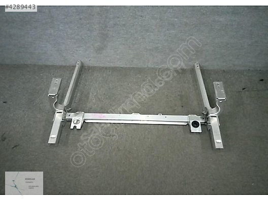 MERCEDES W176 A SERİSİ RADYATÖR ALT TRAVERS 2466200019