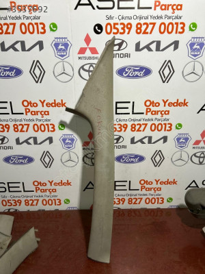 4M51 A03199 Ford FOCUS SAĞ İÇ DİREK Plastiği Bakaliti