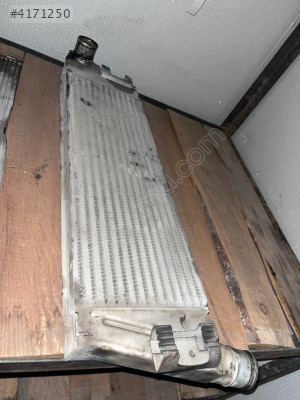 Renault Megane 2 Intercooler Radyatörü